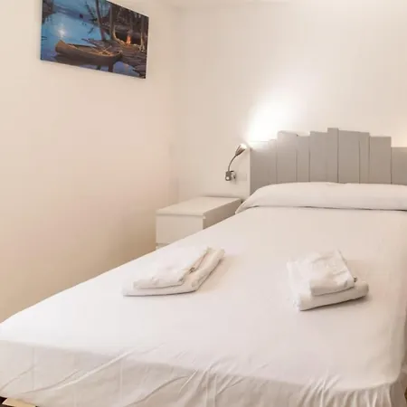 Lägenhet Sant Genis 193 Apartamento Con Piscina Comunitari *